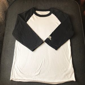 Men’s ADIDAS S baseball tee